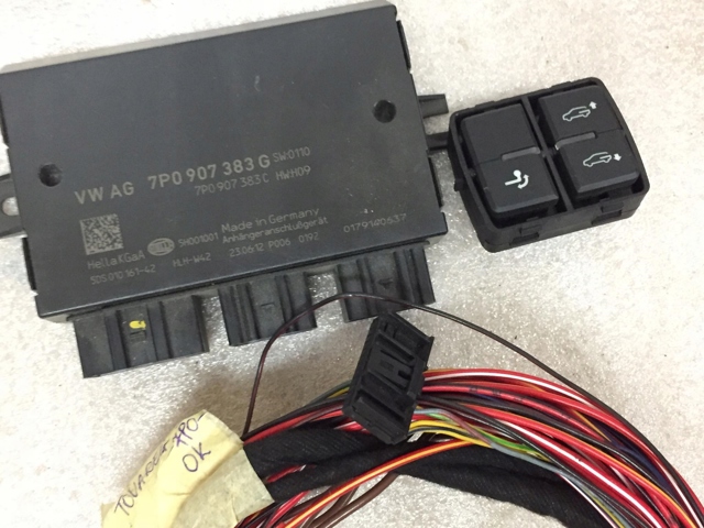 Блок керування фаркопом 7P0907383G PORSCHE