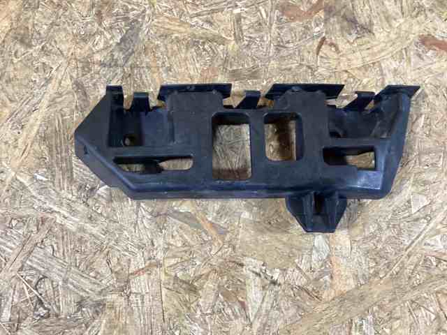Напрямна заднього бампера, права 7P5807484 PORSCHE