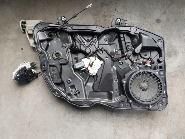 Підйомник механічний вітрового скла 7P5837755D PORSCHE