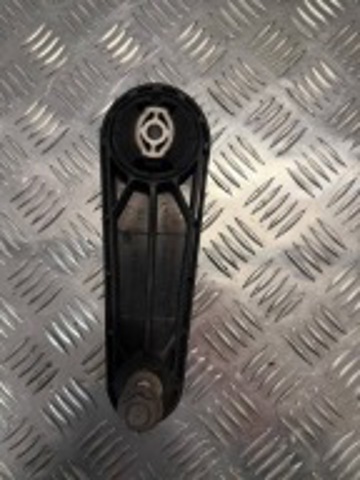 Подушка (опора) двигуна, права верхня 7PP199331A PORSCHE