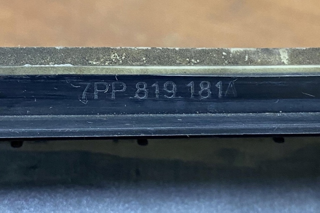 Решітка вентиляційна задня 7PP819181 PORSCHE