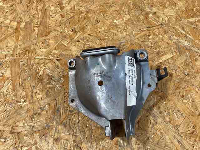 Кронштейн передньої балки 8K0399059H PORSCHE