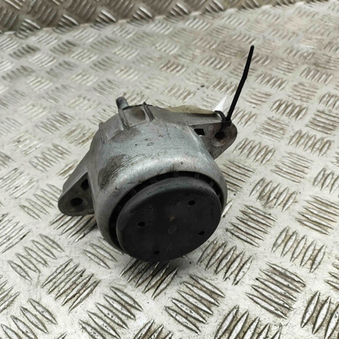 Ліва подушка двигуна 94637505722 PORSCHE
