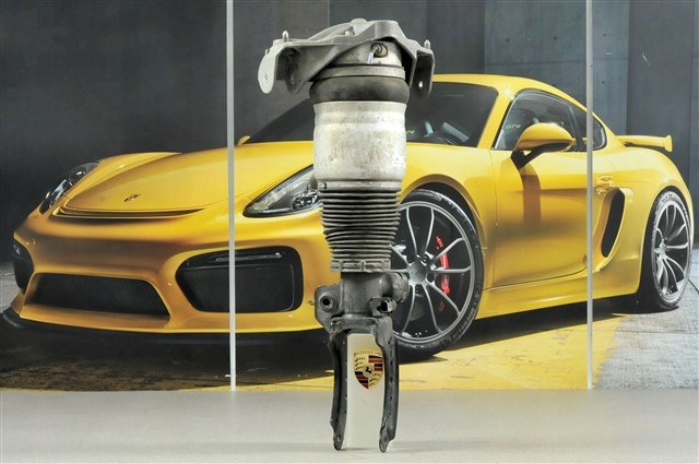 Амортизатор передньої підвіски, лівий 95535803911 PORSCHE