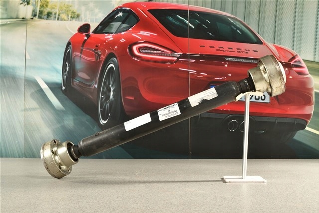 Кардан передній 95542102031 PORSCHE