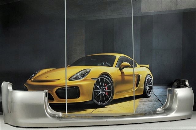 Бампер задній 95550541100G2X PORSCHE