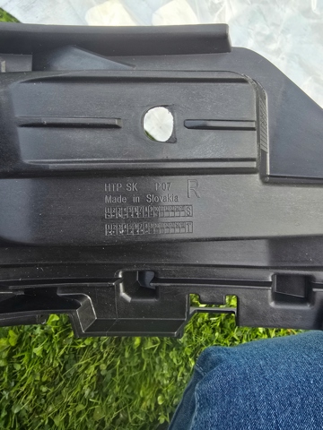 Напрямна заднього бампера, права 95850539410 PORSCHE