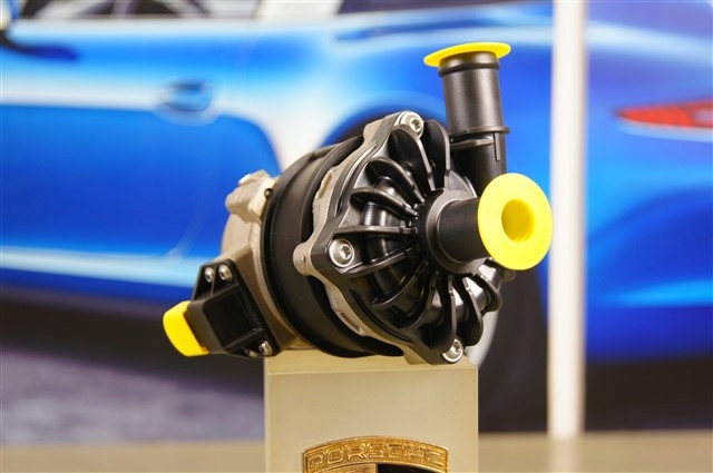Водяний насос охолодження електричний додатковий 95860656700 PORSCHE