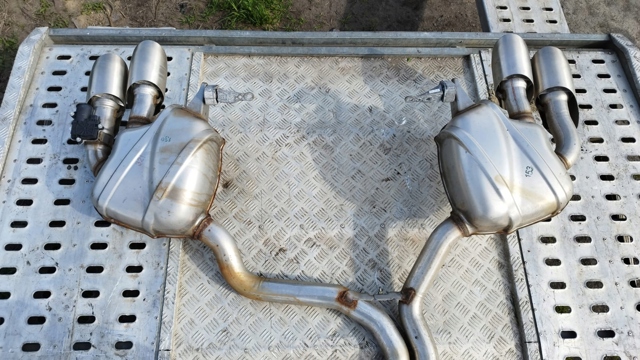 Подушка кріплення глушника 95B253144A PORSCHE