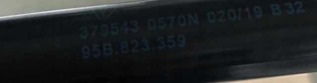 Амортизатор капота Porsche MACAN S