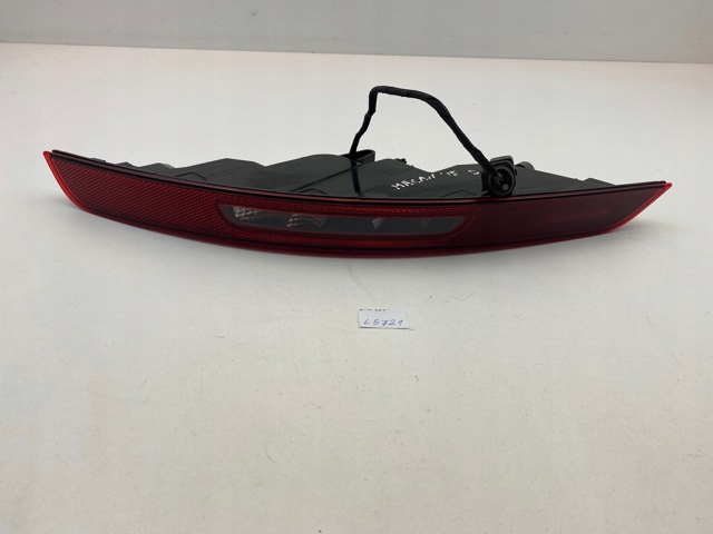 Правий катафот бампера 95B945726G PORSCHE