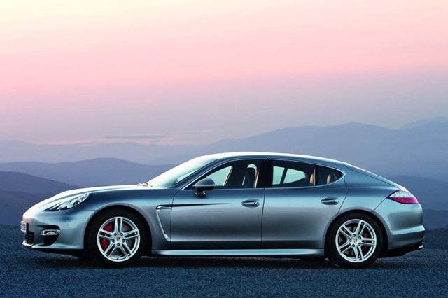Бічна частина передня ліва 97050303104GRV PORSCHE