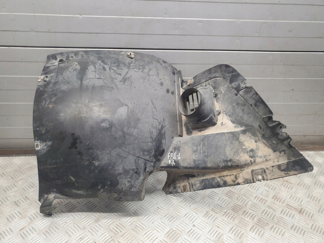 Підкрилок передній лівий 97050412308 PORSCHE