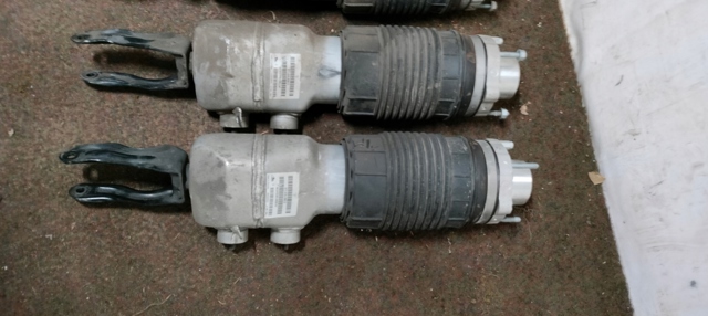 Стійка передня права 971616038G PORSCHE