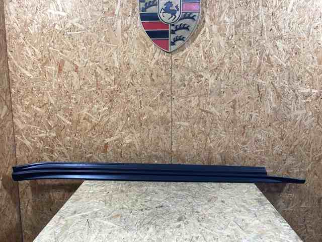 Накладка зовнішня (молдинг) порога, правий 971854884OK1 PORSCHE