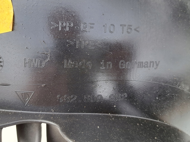 982809962 Porsche