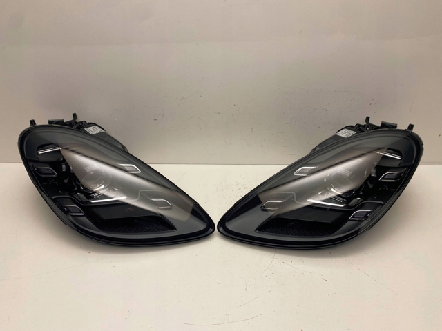 982941035AD Porsche
