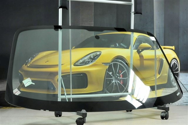 Переднє скло 98654190102 PORSCHE