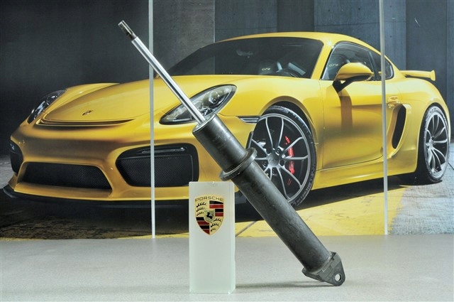 Стійка амортизатора задня 99733305111 PORSCHE
