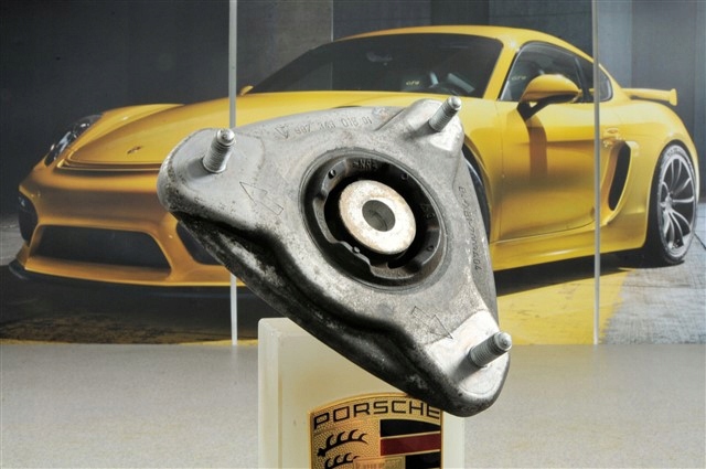 Кріплення переднього амортизатора 99734301801 PORSCHE