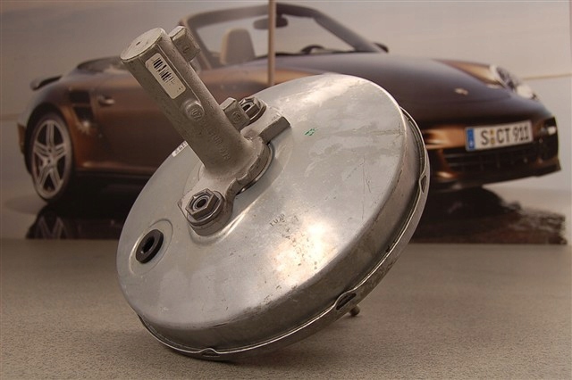 Вакуумний підсилювач гальм 99735592300 PORSCHE
