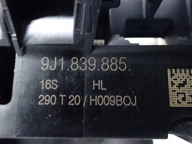 Тримач зовнішньої ручки дверей, задніх лівих 9J1839885 PORSCHE