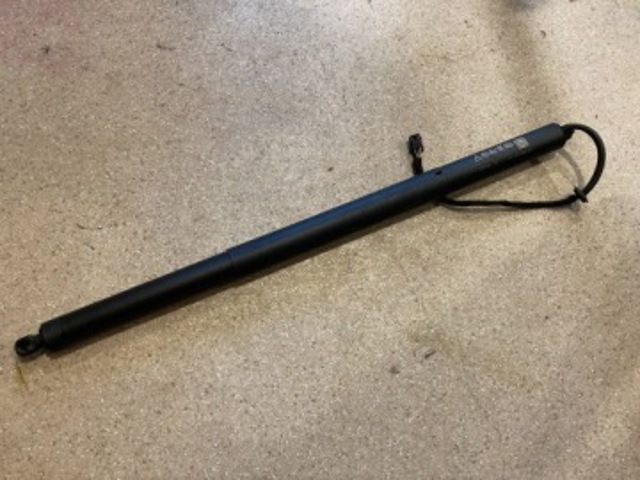 9Y3827851B Porsche