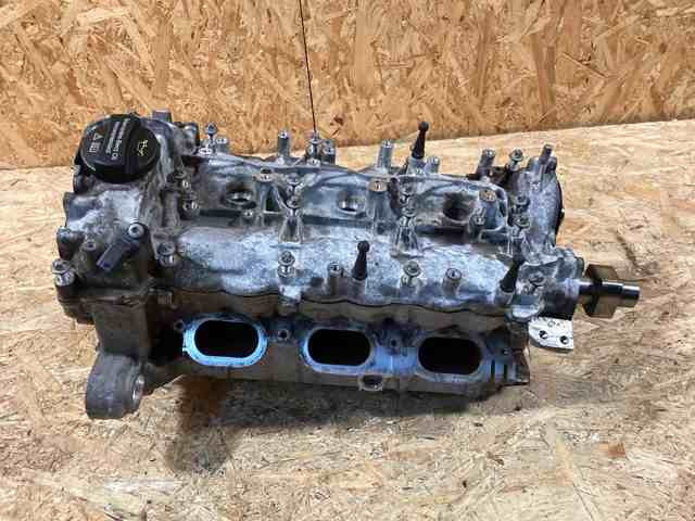 Головка двигуна A2760102513 MERCEDES