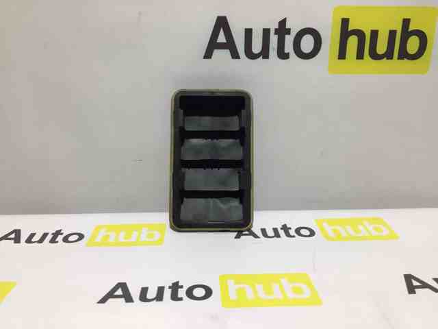 Решітка повітрозабірника салону LR002951 LAND ROVER