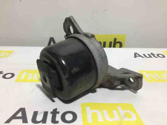 Права подушка мотора LR024729 LAND ROVER