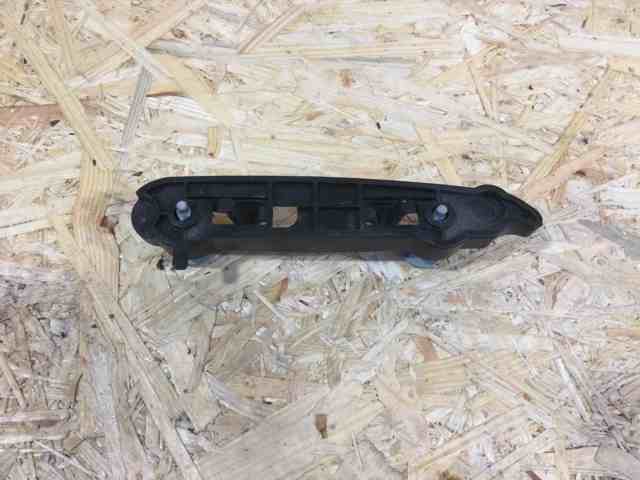 Кронштейн бампера переднього, лівий LR026525 LAND ROVER