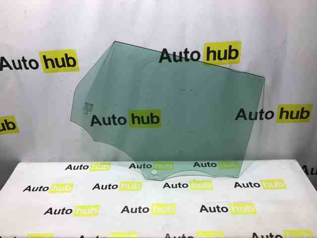 Скло заднє праве LR026712 LAND ROVER