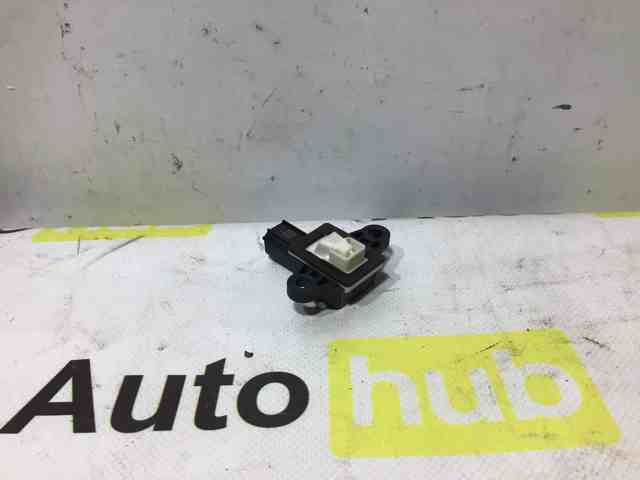 Датчик AIRBAG передній LR028860 LAND ROVER