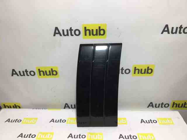 Молдинг передніх лівих дверей LR038864 LAND ROVER