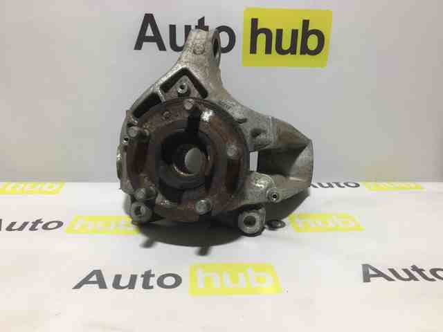 Кулак поворотний передній правий LR044017 LAND ROVER