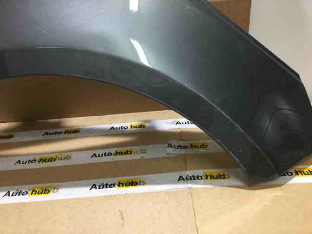 Переднє праве крило LR044231 LAND ROVER