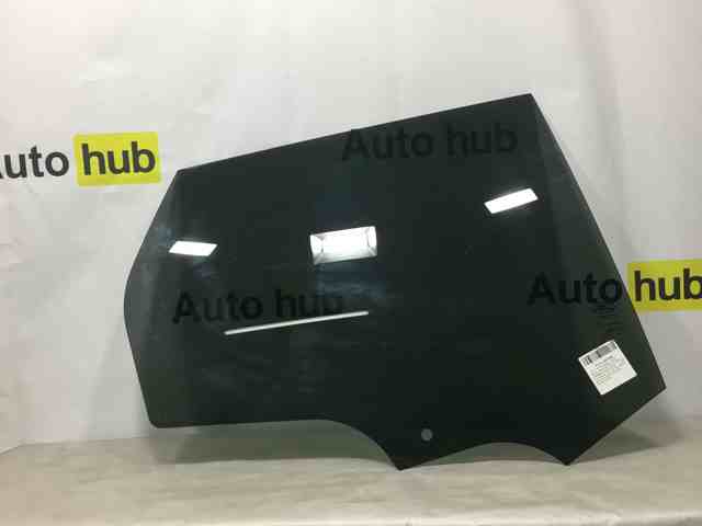 Скло задньої двері правої LR058833 LAND ROVER