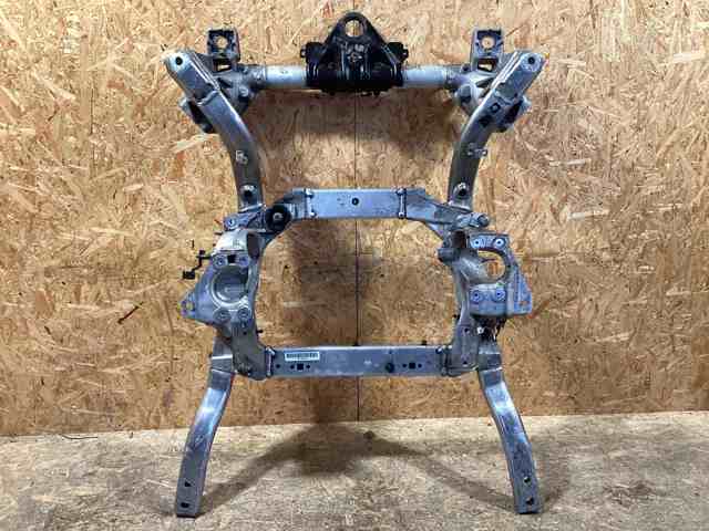 Підрамник передній LR060034 LAND ROVER