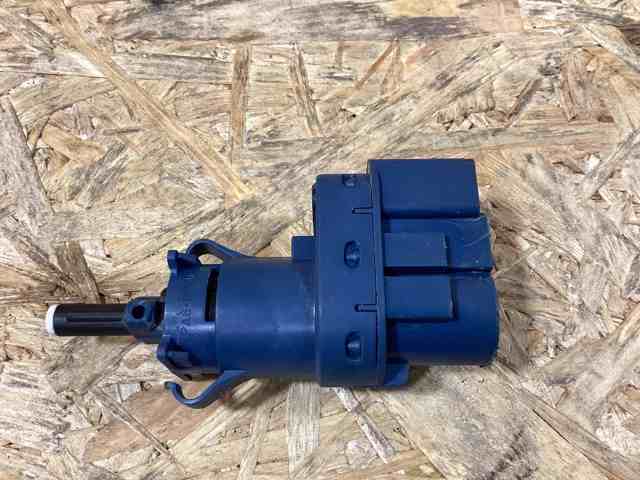 Датчик педалі гальма LR072647 LAND ROVER