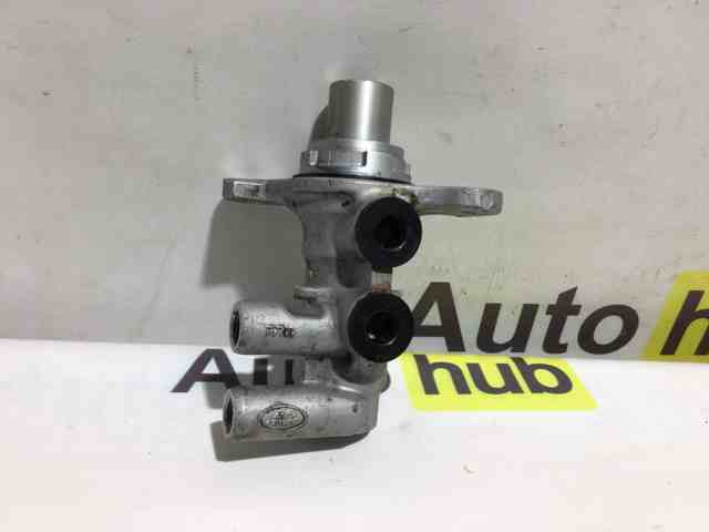 Циліндр головний гальма (Гідротормоз) LR081597 LAND ROVER