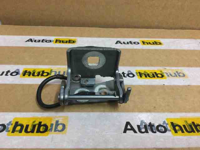 Завіса дверей задніх правих LR088322 LAND ROVER