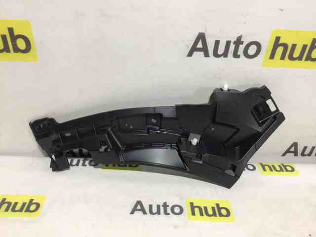 Кронштейн кріплення бампера переднього лівий LR098694 LAND ROVER