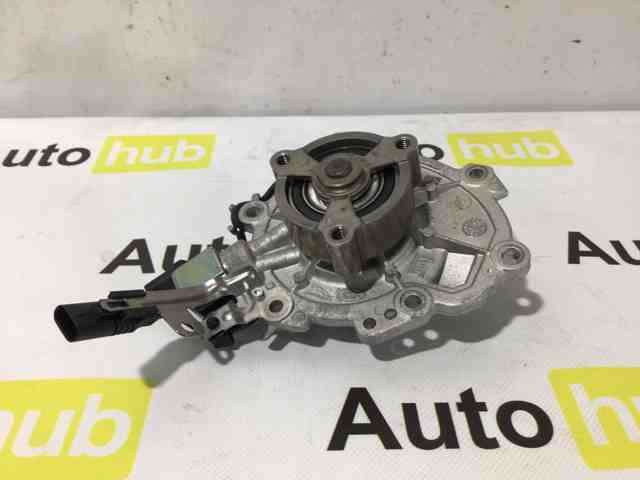 Насос охолоджуючої рідини LR139872 LAND ROVER