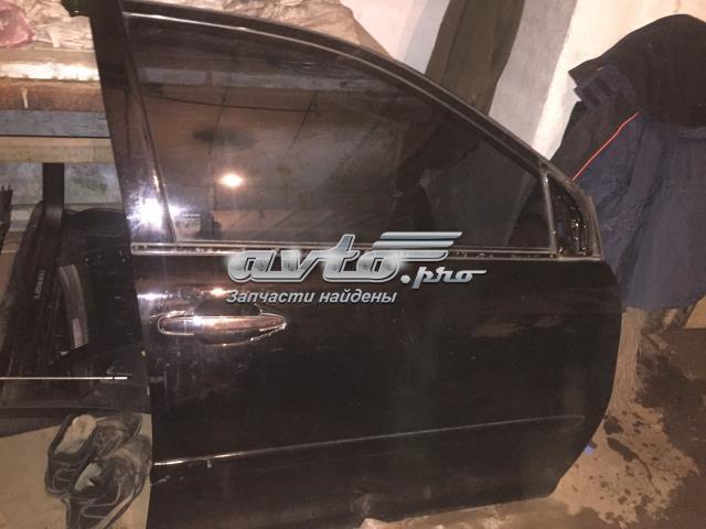 Скло пасажирських дверей 6810148070 TOYOTA