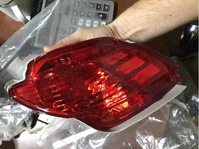 Протівотуманнка задня, права 8148048030 TOYOTA