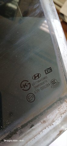 Скло передніх дверей, лівою 824113V010 HYUNDAI