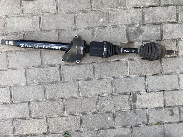 Піввісь передня, права 13245904 GM