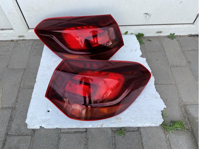 Ліхтар задній правий, зовнішній 13307436 OPEL