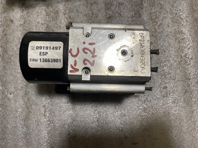 Блок керування АБС (ABS) 13663901 GM