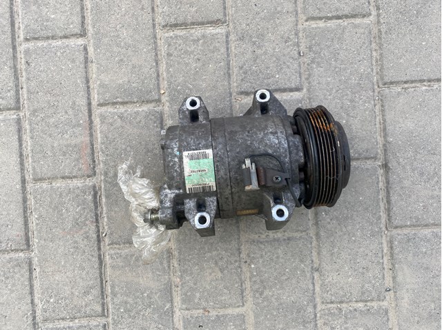 Компресор кліматичної установки 30780326 VOLVO